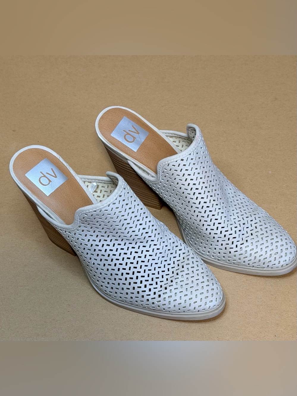 🌾 DV by Dolce Vita Cream Mules with Woven Design Sz 7.5
